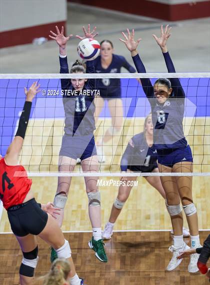 Thumbnail 2 in Pine Creek vs. Loveland (CHSAA 5A First Round Elimination Bracket) photogallery.