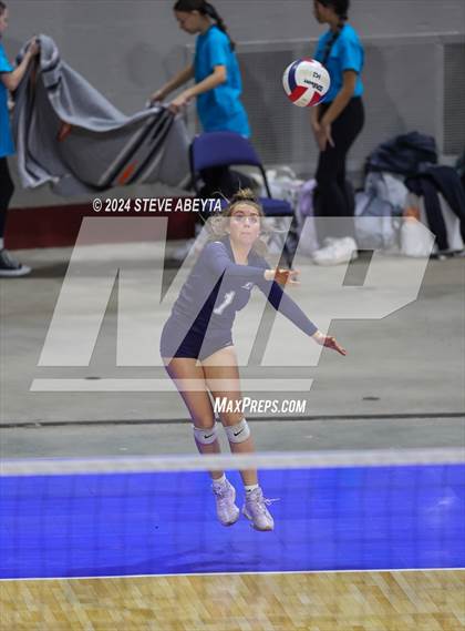 Thumbnail 2 in Pine Creek vs. Loveland (CHSAA 5A First Round Elimination Bracket) photogallery.