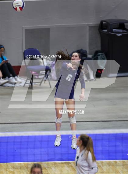 Thumbnail 2 in Pine Creek vs. Loveland (CHSAA 5A First Round Elimination Bracket) photogallery.