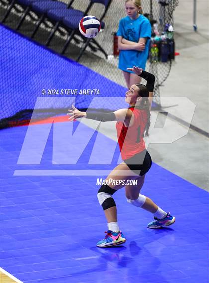 Thumbnail 3 in Pine Creek vs. Loveland (CHSAA 5A First Round Elimination Bracket) photogallery.