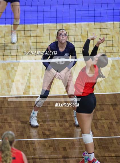 Thumbnail 2 in Pine Creek vs. Loveland (CHSAA 5A First Round Elimination Bracket) photogallery.
