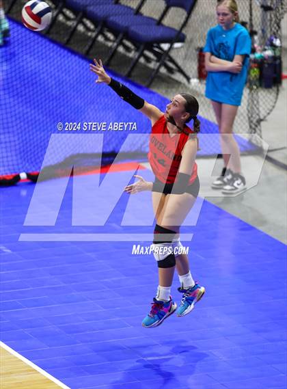 Thumbnail 1 in Pine Creek vs. Loveland (CHSAA 5A First Round Elimination Bracket) photogallery.