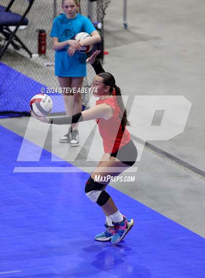 Thumbnail 3 in Pine Creek vs. Loveland (CHSAA 5A First Round Elimination Bracket) photogallery.
