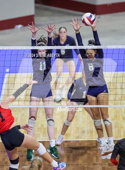 Thumbnail 3 in Pine Creek vs. Loveland (CHSAA 5A First Round Elimination Bracket) photogallery.