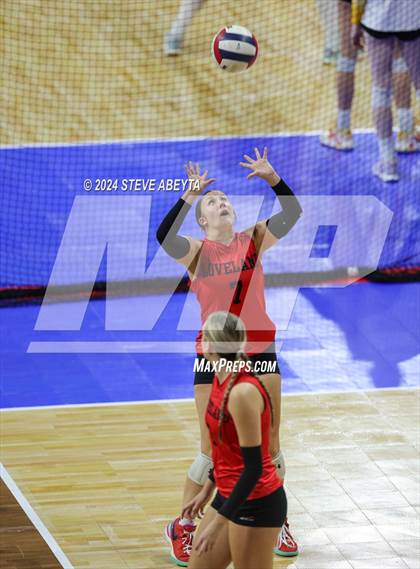 Thumbnail 3 in Pine Creek vs. Loveland (CHSAA 5A First Round Elimination Bracket) photogallery.