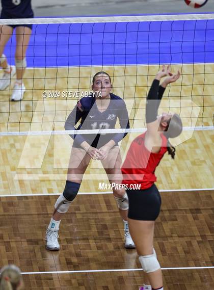 Thumbnail 1 in Pine Creek vs. Loveland (CHSAA 5A First Round Elimination Bracket) photogallery.