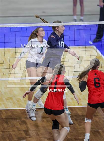 Thumbnail 2 in Pine Creek vs. Loveland (CHSAA 5A First Round Elimination Bracket) photogallery.