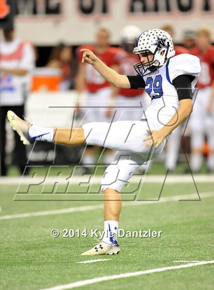 Thumbnail 1 in Navasota vs. Argyle (UIL 4A Division 1 Final)  photogallery.
