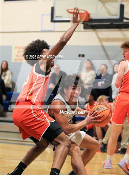 Thumbnail 2 in Polytechnic vs Flintridge Prep photogallery.