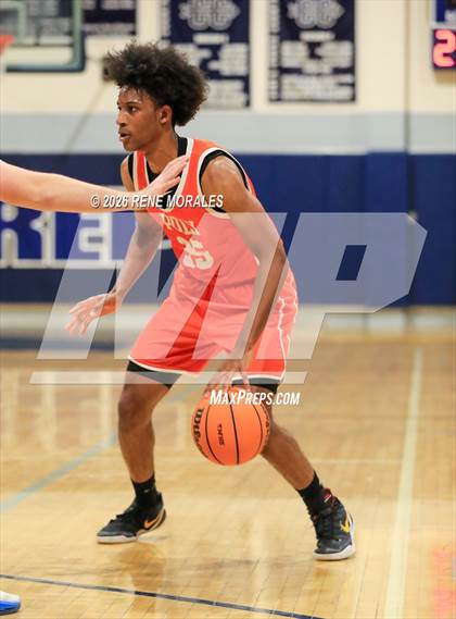 Thumbnail 3 in Polytechnic vs Flintridge Prep photogallery.