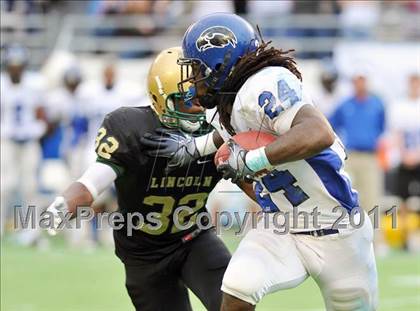 Thumbnail 1 in Lincoln vs. Armwood (FHSAA 4A Final) photogallery.