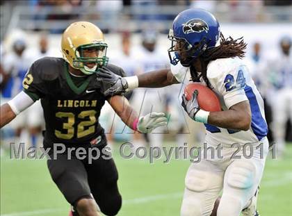 Thumbnail 3 in Lincoln vs. Armwood (FHSAA 4A Final) photogallery.
