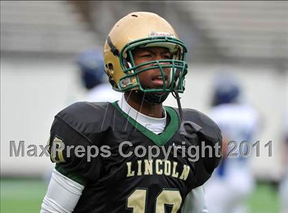 Thumbnail 3 in Lincoln vs. Armwood (FHSAA 4A Final) photogallery.