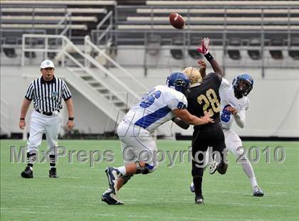 Thumbnail 3 in Lincoln vs. Armwood (FHSAA 4A Final) photogallery.