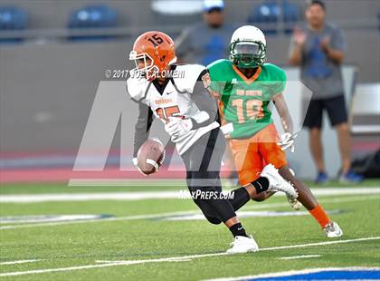 Thumbnail 1 in Burbank vs Houston [Sam] photogallery.