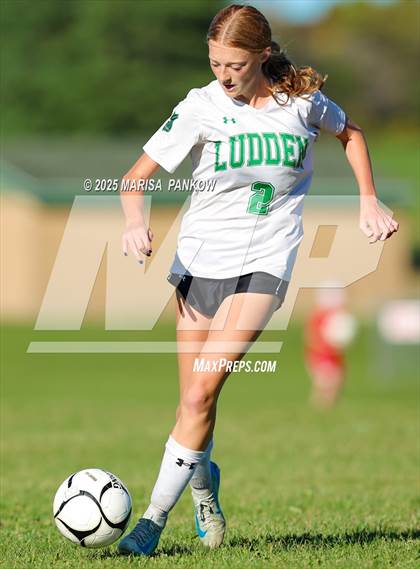 Thumbnail 2 in Bishop Ludden vs Fabius Pompey photogallery.
