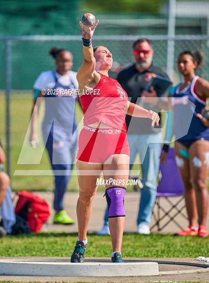 Thumbnail 3 in UIL 6A Track & Field Area 21&22 (Shot Put) photogallery.