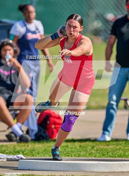 Thumbnail 2 in UIL 6A Track & Field Area 21&22 (Shot Put) photogallery.