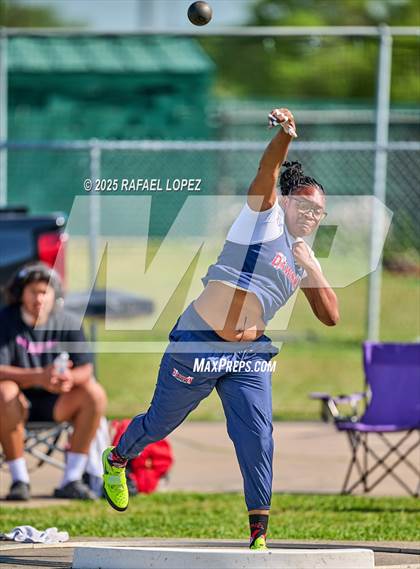 Thumbnail 3 in UIL 6A Track & Field Area 21&22 (Shot Put) photogallery.