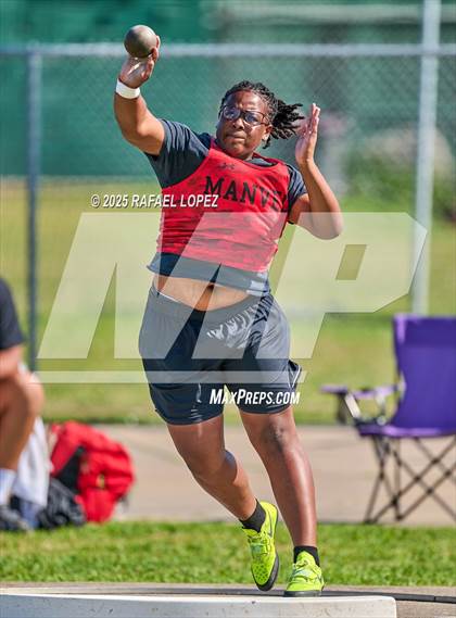 Thumbnail 2 in UIL 6A Track & Field Area 21&22 (Shot Put) photogallery.