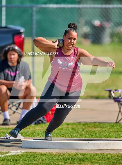 Thumbnail 2 in UIL 6A Track & Field Area 21&22 (Shot Put) photogallery.