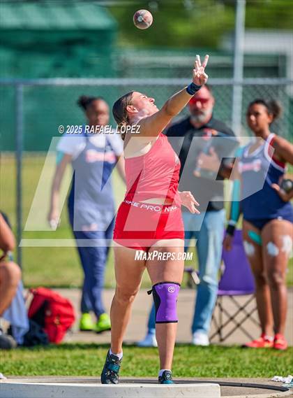Thumbnail 1 in UIL 6A Track & Field Area 21&22 (Shot Put) photogallery.