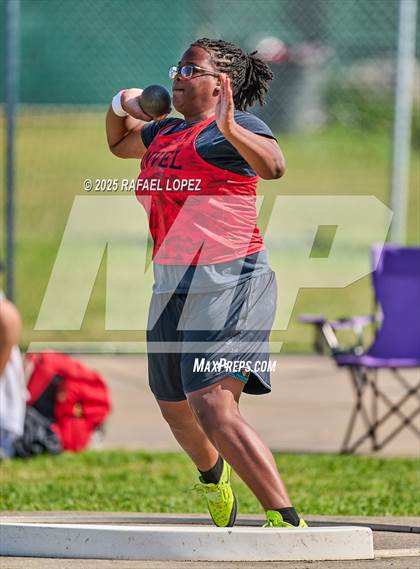 Thumbnail 3 in UIL 6A Track & Field Area 21&22 (Shot Put) photogallery.