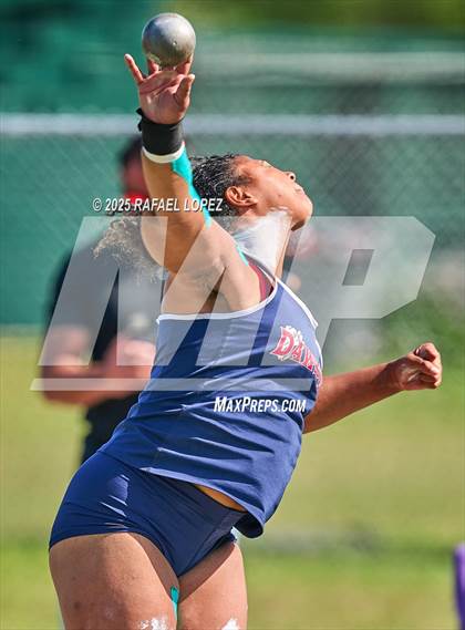 Thumbnail 1 in UIL 6A Track & Field Area 21&22 (Shot Put) photogallery.