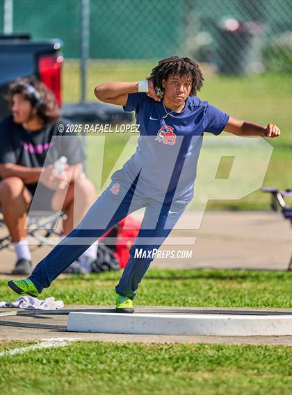 Thumbnail 1 in UIL 6A Track & Field Area 21&22 (Shot Put) photogallery.