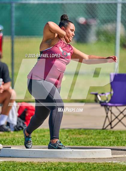 Thumbnail 3 in UIL 6A Track & Field Area 21&22 (Shot Put) photogallery.