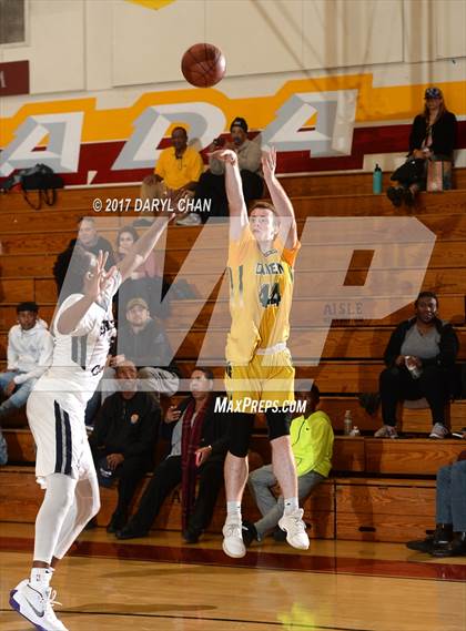 Thumbnail 2 in Sierra Canyon vs. Damien (La Canada Holiday Tournament) photogallery.