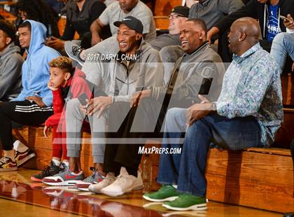 Thumbnail 2 in Sierra Canyon vs. Damien (La Canada Holiday Tournament) photogallery.