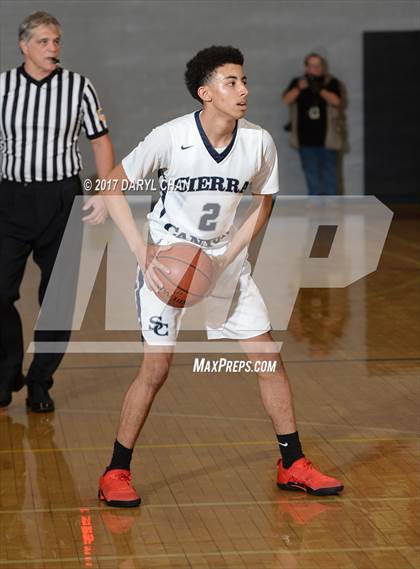 Thumbnail 3 in Sierra Canyon vs. Damien (La Canada Holiday Tournament) photogallery.