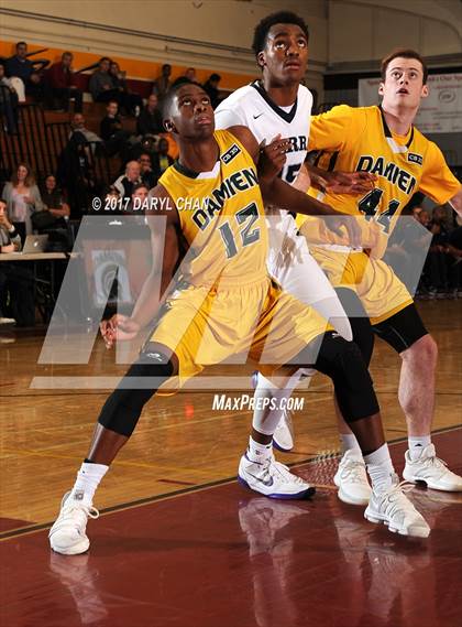 Thumbnail 2 in Sierra Canyon vs. Damien (La Canada Holiday Tournament) photogallery.