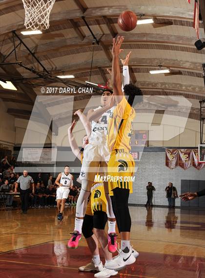 Thumbnail 3 in Sierra Canyon vs. Damien (La Canada Holiday Tournament) photogallery.