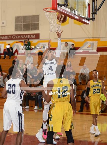 Thumbnail 1 in Sierra Canyon vs. Damien (La Canada Holiday Tournament) photogallery.