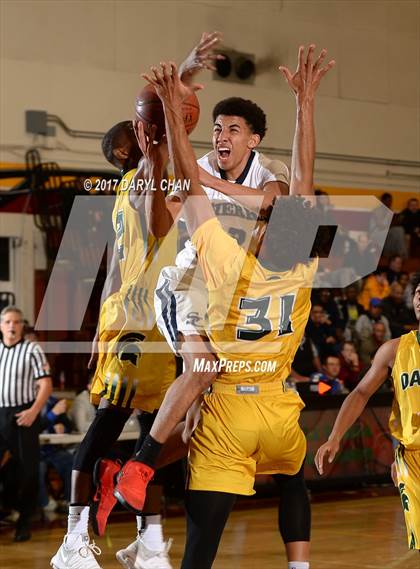 Thumbnail 3 in Sierra Canyon vs. Damien (La Canada Holiday Tournament) photogallery.