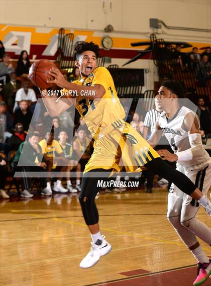 Thumbnail 1 in Sierra Canyon vs. Damien (La Canada Holiday Tournament) photogallery.