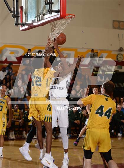 Thumbnail 2 in Sierra Canyon vs. Damien (La Canada Holiday Tournament) photogallery.