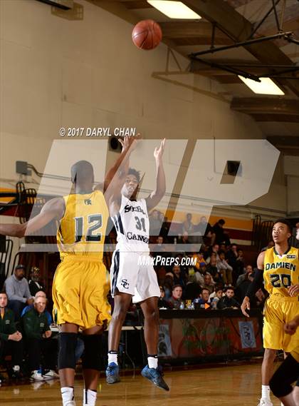 Thumbnail 2 in Sierra Canyon vs. Damien (La Canada Holiday Tournament) photogallery.