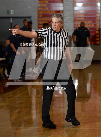 Thumbnail 2 in Sierra Canyon vs. Damien (La Canada Holiday Tournament) photogallery.
