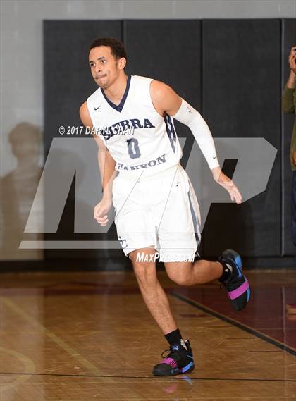 Thumbnail 2 in Sierra Canyon vs. Damien (La Canada Holiday Tournament) photogallery.