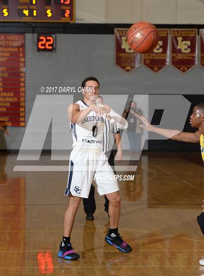 Thumbnail 2 in Sierra Canyon vs. Damien (La Canada Holiday Tournament) photogallery.