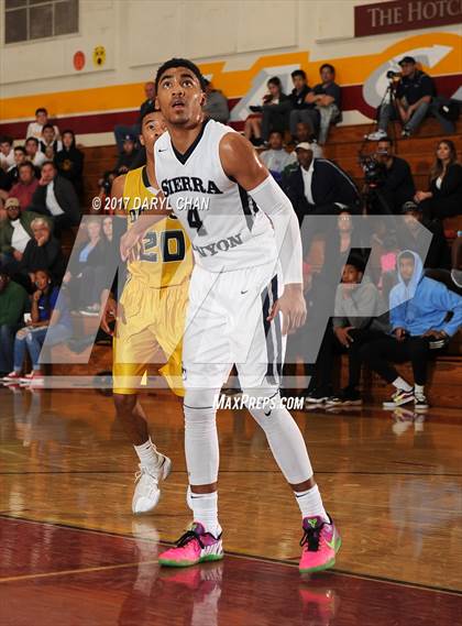 Thumbnail 1 in Sierra Canyon vs. Damien (La Canada Holiday Tournament) photogallery.