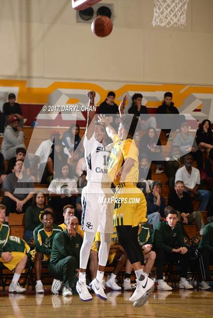 Thumbnail 2 in Sierra Canyon vs. Damien (La Canada Holiday Tournament) photogallery.