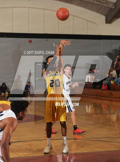 Thumbnail 2 in Sierra Canyon vs. Damien (La Canada Holiday Tournament) photogallery.