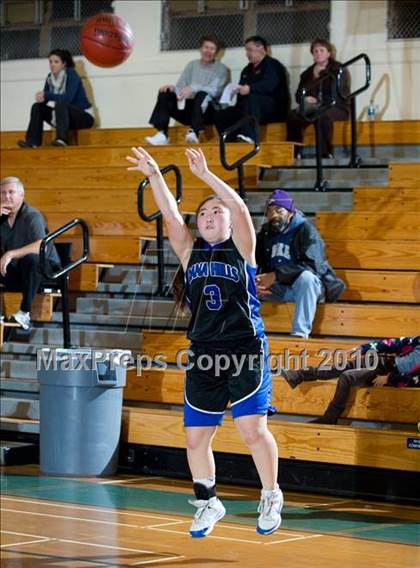 Thumbnail 3 in Palos Verdes Peninsula vs. Dana Hills (Santa Barbara Tournament of Champions) photogallery.