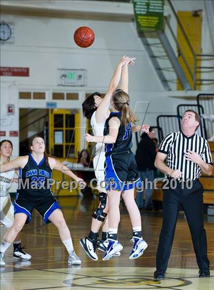 Thumbnail 1 in Palos Verdes Peninsula vs. Dana Hills (Santa Barbara Tournament of Champions) photogallery.