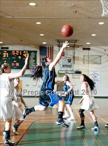 Thumbnail 2 in Palos Verdes Peninsula vs. Dana Hills (Santa Barbara Tournament of Champions) photogallery.