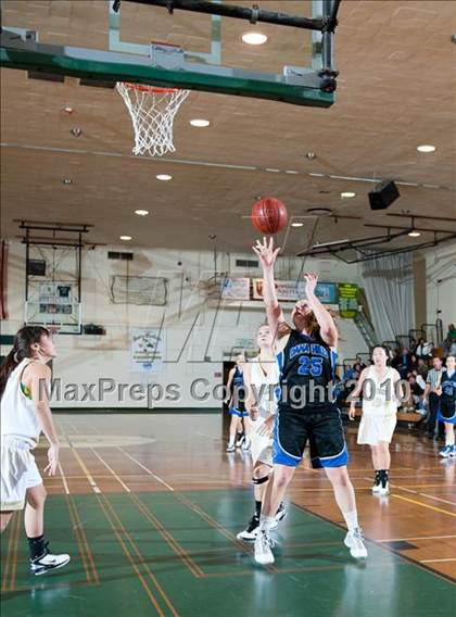 Thumbnail 3 in Palos Verdes Peninsula vs. Dana Hills (Santa Barbara Tournament of Champions) photogallery.